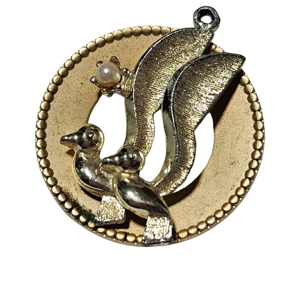 Vintage Gold Tone Bird Pendant Pearl Accent Necklace Statement Fashion Jewelry - Picture 1 of 3